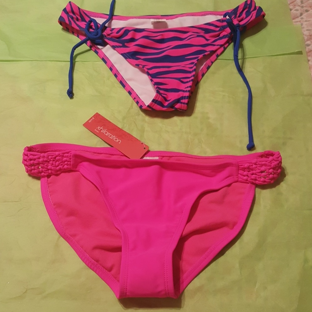 💥5 for $25💥Bundle of 2 Size small Bikini Bottoms